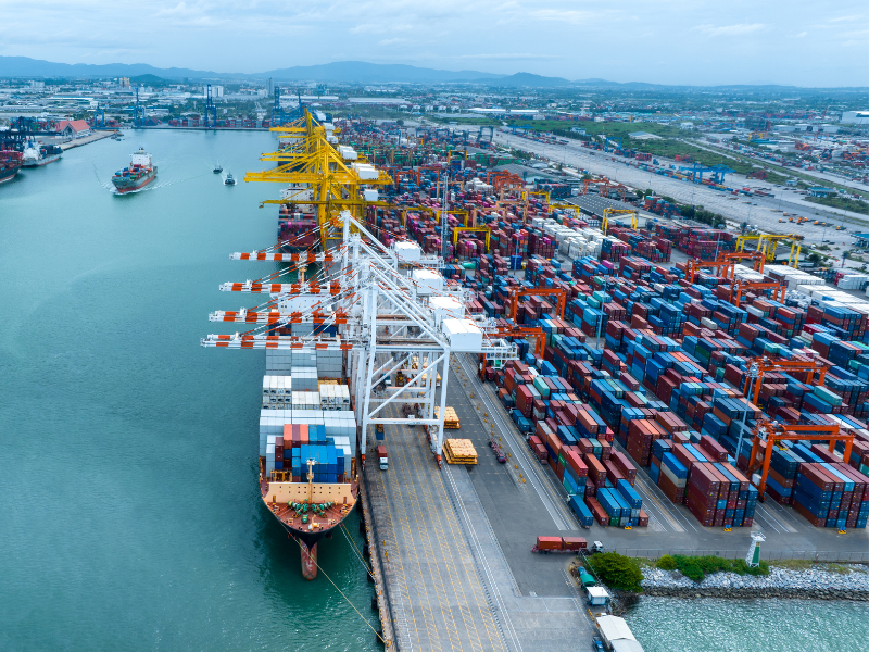 SimBiz logistics dashboard with operations tracking